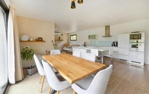 Maisons de vacances Stunning Home In St Laurent Des Arbres : photos des chambres