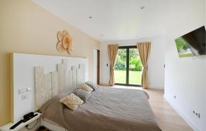 Maisons de vacances Stunning Home In St Laurent Des Arbres : photos des chambres