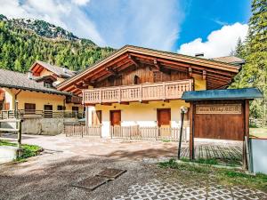 Apartment Condominio Parco degli abeti by Interhome