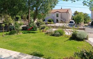 Cozy Apartment In Smrika With Kitchen