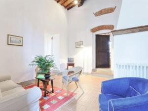 Apartment LAngolo by Interhome