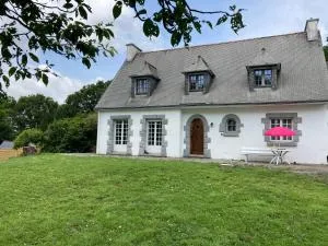 Cheerful two bedroom house PLONEVEZ du Faou - 勒福新堡