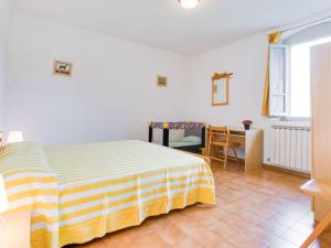 Apartment Forno by Interhome