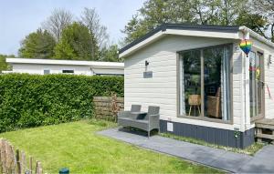 2 Bedroom Amazing Home In Heinkenszand