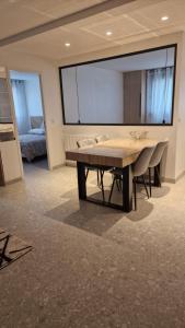 Moderne F3 - 10 min aeroport CDG - Paris - Parc Astérix - Disneyland Paris - Tour Eiffel - Champs Elysée - 15 min Parc des expositions Villepinte - 10 min Le Bourget - 5 min du Golf international de Roissy- JO 2024