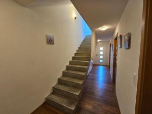 Private Etage 5 Min vom Bahnhof - Parken - Küche - Netflix