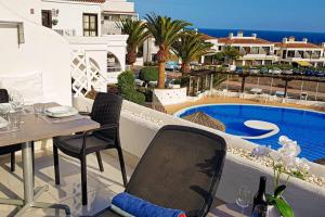 Grazioso appartamento piscina e vista mare SC770