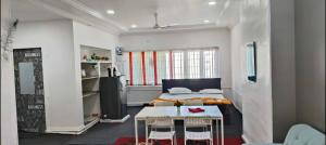 Royal great Couple Friendly 2 bhk flat road no 7 Banjara hills