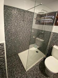 Appartamento primo piano con vista piscina e parziale vista mare