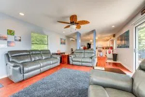 Waterfront Lake Buchanan Cottage with Kayaks! - Burnet