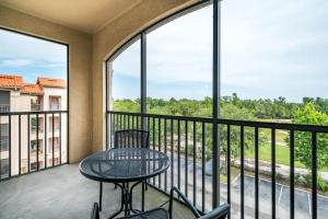 Golf Course View, top floor Tuscana Resort