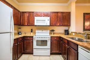 Golf Course View, top floor Tuscana Resort