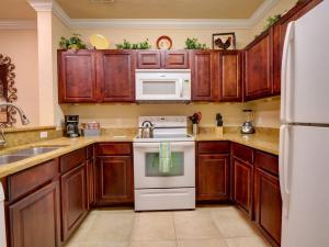 Close to Disney Top Floor Condo