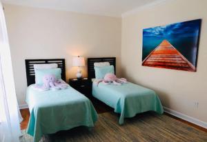 4th Floor Poolside Condo