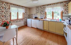 1 Bedroom Beautiful Home In Älmhult