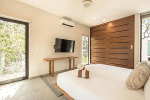 Selva Terra Sol Beach Club Access