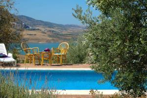 La Zarza by Vintage Travel