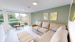 Inviting 5-bed House