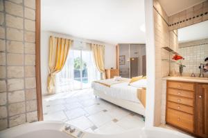 Villas Luxury Home -Villa-Piscine-Jacuzzi-Famille-Table de billard - Top Pros ServicesConciergerie : photos des chambres