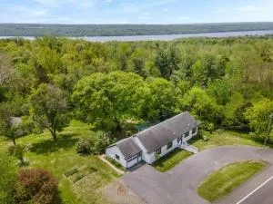 Cozy Dog-friendly Villa off Cayuga Lake In Ithaca - Lansing