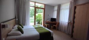 Hotels Hotel Les Esclargies : photos des chambres