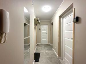 MMRent Geometry Room