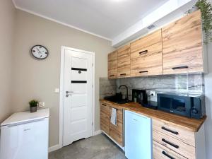 MMRent Geometry Room