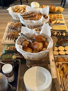 Hotels Le Galion Hotel et Restaurant Canet Plage - Logis : photos des chambres