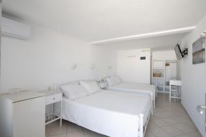 Quadruple Room room in Anixi Hotel