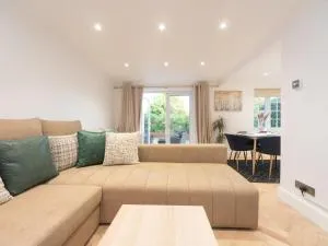 Pass the Keys Gorgeous 4 BR House Near Station mins to London - 锡德卡普