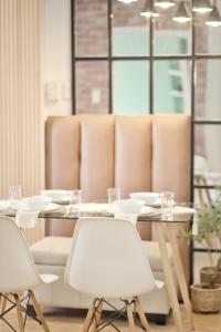 Rocca 1 Bedroom Boutique Suite w Balcony Mesaverte Residences