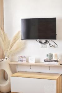 Rocca 1 Bedroom Boutique Suite w Balcony Mesaverte Residences