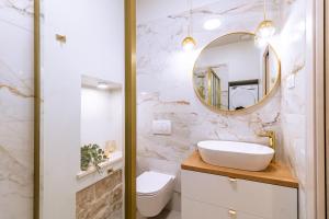 Luxury 2 bedroom-2 bathroom Apartment & Studio App with Rooftop TERRACE