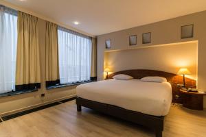 Deluxe Double or Twin Room - incl. romantic arrangement room in De Keyser Hotel