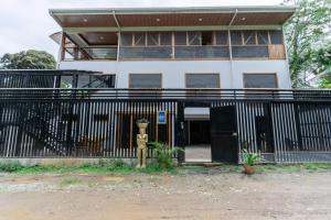 1 Bedroom Suite with Private Bath, pool access