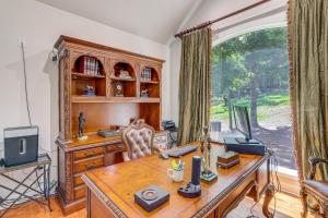 Luxe Home w Panoramic Greers Ferry Lake Views