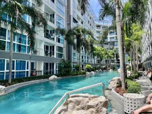 Centara Avenue Residences studio room 8th floor smart tv