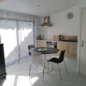 Quatre As - Studio au calme