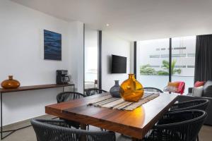 Downtown modern apartment Unique location