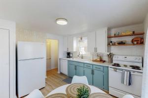 End Zone Escape-Light and Bright HOF Village Home - Ubytování bez kategorie ve městě Canton