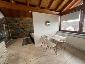 Stilvolle Wohnung mit Terasse und Garten