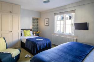 Dream Stays Bath - Trim Street Townhouse with Hot tub