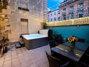 Four-Bedroom House room in Dream Stays Bath - Trim Street (Hot tub)