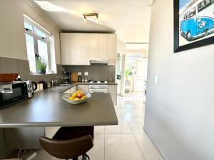 Breathtaking Table Mountain View Apartment in the Heart of Gardens