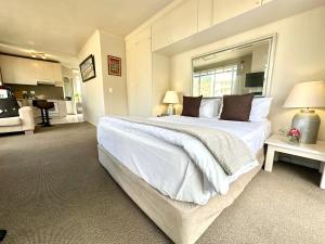 Breathtaking Table Mountain View Apartment in the Heart of Gardens