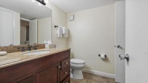 Cabana Club 206 Gulf Oceanfront, King Bed, private beach