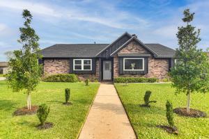 ~ 2 Blocks to Beach: Galveston Group Getaway!