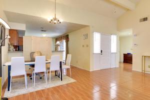 5 Mi to Sugar Land: Houston Area Home w Yard!