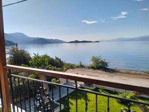 Tas Millstone Seaside House