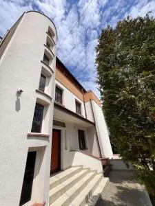 Serenity Apartments and Studios - 泰基尔吉奥尔